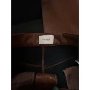 Aritzia‎ Wilfred The Melina Pant Mocha Vegan Leather High Rise Straight Leg Sz 0 thumbnail 5