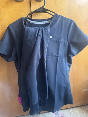 Fabletics Scrub Set thumbnail 1