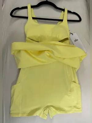 Alo Yoga NWT Slice Tennis in Sunshine Yellow Shorts Underneath Size XS thumbnail 12