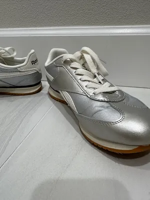Reebok Women's Metallic Silver and Cream Sneakers thumbnail 10