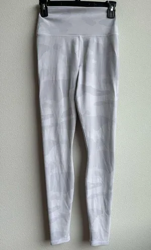 Alo Yoga Size XS High-Waist White Camo Vapor Legging Compresses Lift Preppy Fem thumbnail 3