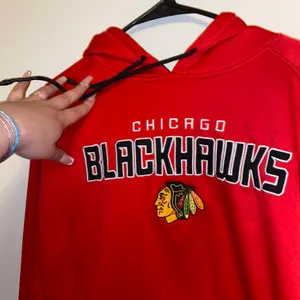 Chicago Blackhawks sweater Red Size M thumbnail 4