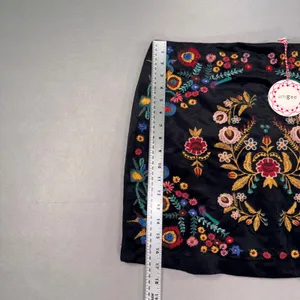 Umgee Floral Embroidered Velvet Mini Skirt Black Boho Bird Folk Art- Large NWT thumbnail 4