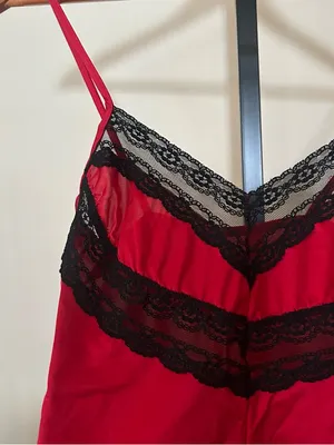 VTG Coy 90s Y2K Red Satin‎ Cami Black Lace Trim Babydoll Tank Top Camisole Small thumbnail 2