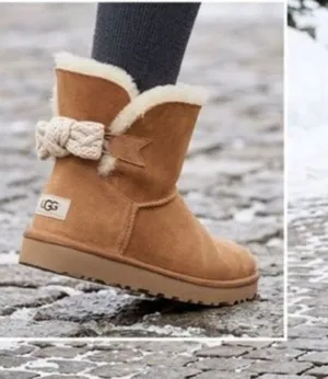 UGG Mini Bailey Knit Bow Boots in classic chestnut suede size 8 thumbnail 1