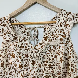 Old Navy Plus Size V Neck Flutter Sleeve Floral Print Blouse Size 2X thumbnail 3