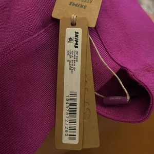 SKIMS (B10) NWT - Lollipop knit plunge top only thumbnail 5