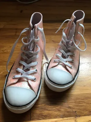 Converse Pink thumbnail 1