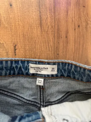 Abercrombie & Fitch denim shorts thumbnail 2