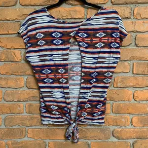 Daytrip Aztec Print Tie-Back Top Womens Size Small Open Back Short Sleeve Blouse thumbnail 2
