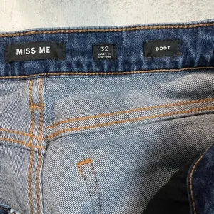 Miss Me Boot Jeans Womens 32 Blue Medium Wash Stretch Denim Whiskering NO‎ Bling thumbnail 10