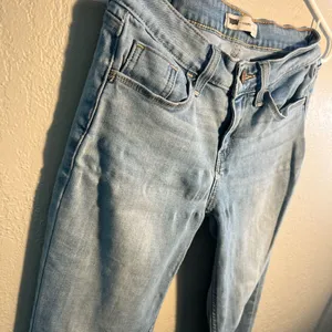Levi's Y2K Vintage Blue Skinny Jeans with Slim Fit Straight leg SZ 26/30 Denim thumbnail 4
