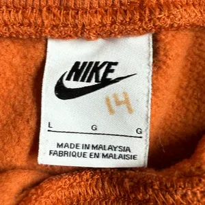 NIKE Women's Athletic Shorts in Rust Size Large thumbnail 9
