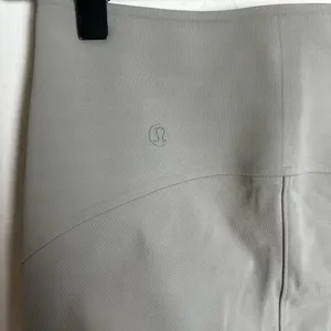 LULULEMON- Smooth Fit Pull-On High-Rise Cropped Pant Riverstone Casual Travel thumbnail 5