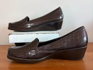 A2 by Aerosoles Tempting Brown Croc Embossed Wedge Loafers Womens 8M thumbnail 1