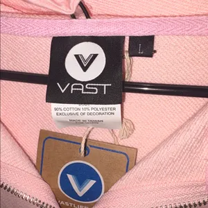 NWT Rose Quartz Pink Vast Life Climate Change Zip up fleece hoodie -water bottle thumbnail 4