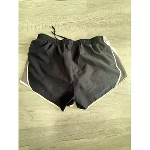 Nike dri fit athletic shorts small thumbnail 2