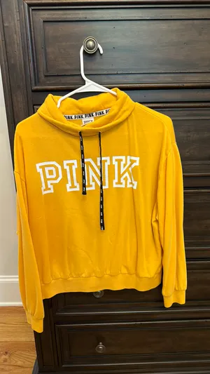 PINK Victoria’s Secret Pullover thumbnail 1