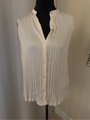 Vince Pleated Sleeveless Blouse Ivory Silk Look Button Front Top Size S thumbnail 2