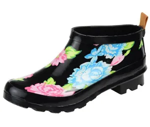 NWT Journee Collection Womens Short Rainer Rain Boot Bootie Floral Black 7M thumbnail 1
