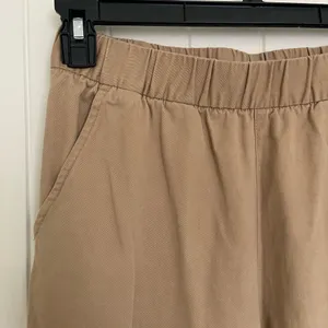 EUC H&M Divided‎ women’s tan elastic waist khaki cargo joggers pants size 6 thumbnail 2