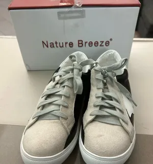Nature Breeze Cream and Black Lace-Up Sneakers 8. Light peeling thumbnail 1