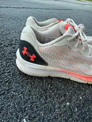 Under Armour Women’s 9.5 Gray Coral Mesh Running thumbnail 3