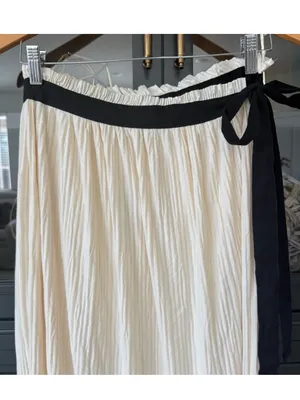 Zara NWT Cream Midi Skirt with Black Tie Waist thumbnail 2