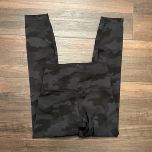 Lululemon Align High-Rise Pant 25 Heritage 365 Camo Deep Coal Multi Size 4 thumbnail 2