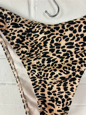 NWT Hollister Animal Print Cheeky Bikini Bottoms Size M thumbnail 5