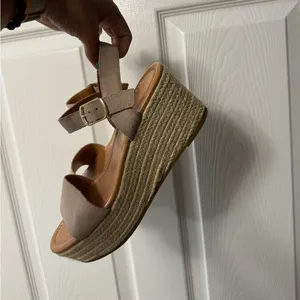 Suede wedges thumbnail 3