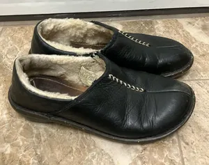 UGG Bettey Leather Slip On Clogs Mules Shoes 8 thumbnail 1