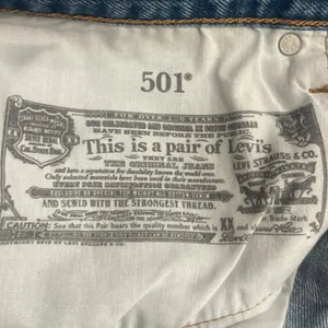 Levi's 501 Cut-Off Jean Shorts Medium Wash Distressed Denim High Rise Size 33 thumbnail 8