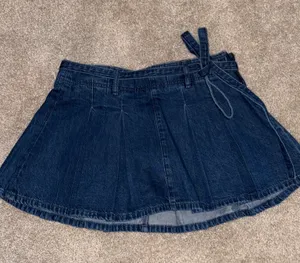 American Eagle Mini pleated denim skort thumbnail 1