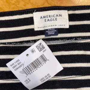 NWT!!American Eagle Outfitters Black & White Off-the-Shoulder Sweater Size Small thumbnail 9