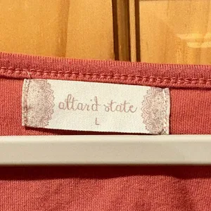Altar'd State women’s boho Tunic with a "V-cutout back with lace. Size L thumbnail 3
