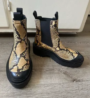 Tory Burch Yellow Snake-Print Chelsea Boots thumbnail 1