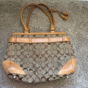 Vintage Coach Hampton Shoulder Bag thumbnail 2