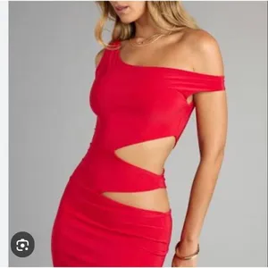 Windsor Red Own The Night One-Shoulder Cutout Knit Stretch Maxi Dress Sz Medium thumbnail 3