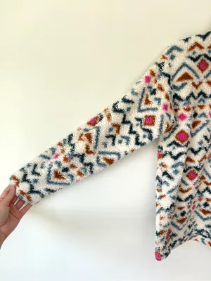 Eddie Bauer Aztec Print Cozy Fluffy Sherpa Fleece 1/4 Zip Pullover Blue Pink thumbnail 3