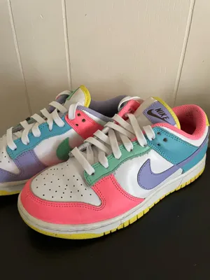 Nike Women’s Dunk Low SE thumbnail 3