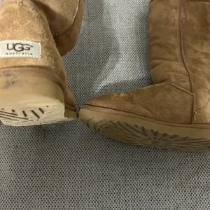 Tall UGG Classic Boots Women’s thumbnail 2