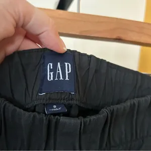 GAP Twill Cargo Pants Black Joggers Elastic Waist Stretch‎ Cotton Lyocell Size S thumbnail 4