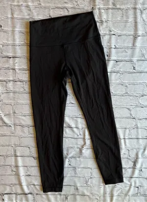 Lululemon Women’s Black Crop Leggings High-Rise Size 6 Athletic Athleisure EUC thumbnail 1