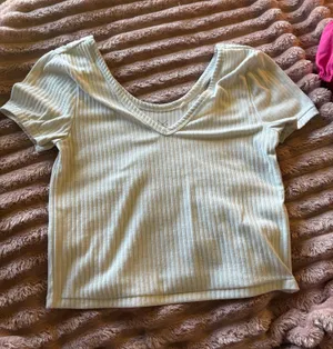 White basic crop top Size L thumbnail 1