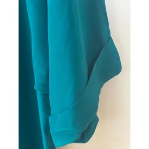 SK & Company Teal Blue 100% Silk Short Sleeve Asymmetrical Button Blouse Size 8 thumbnail 3