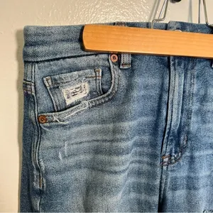 American Eagle Women's Sz 4 Regular Curvy Mom Jean Medium Wash Destroyed Stretch thumbnail 6