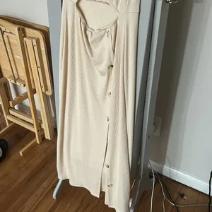 Amazon Nude Cutout Knotted Midi Dress size Large thumbnail 6