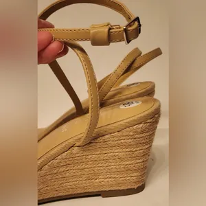 Joie Lila Wedge Leather Sandals Women’s Tan Size 8.5 thumbnail 9