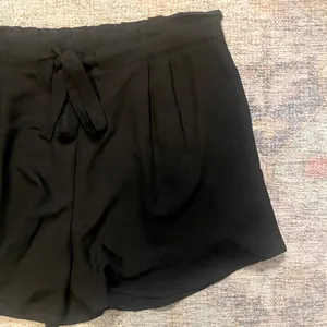 DR2 Elastic Tie Waist Pull-On Shorts in Black thumbnail 7